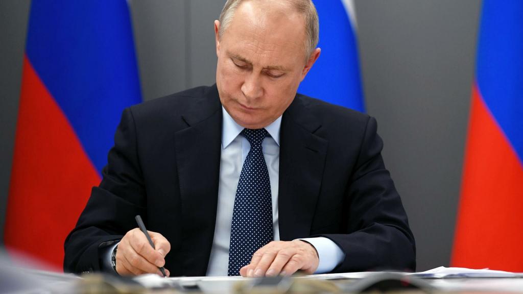 Путин утвердил возможность дистанционных медосмотров водителей