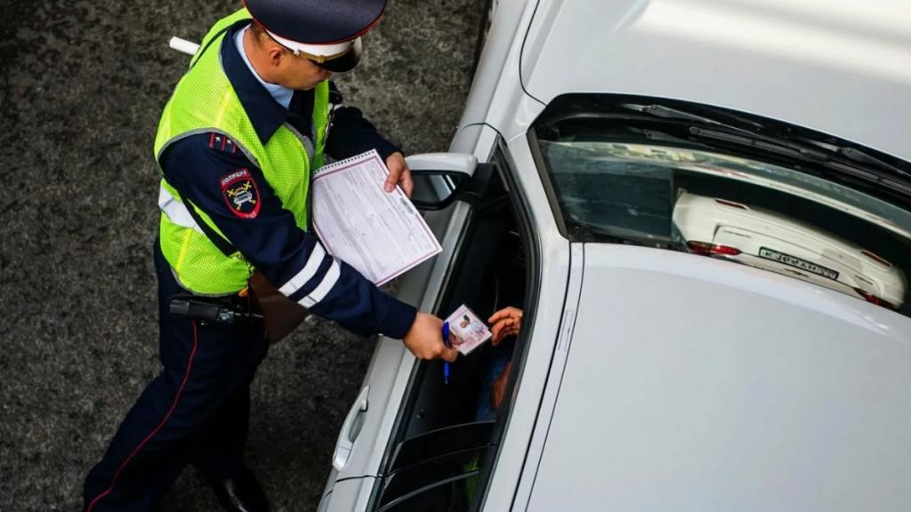 Штрафы для водителей: за что придётся заплатить 15000 рублей